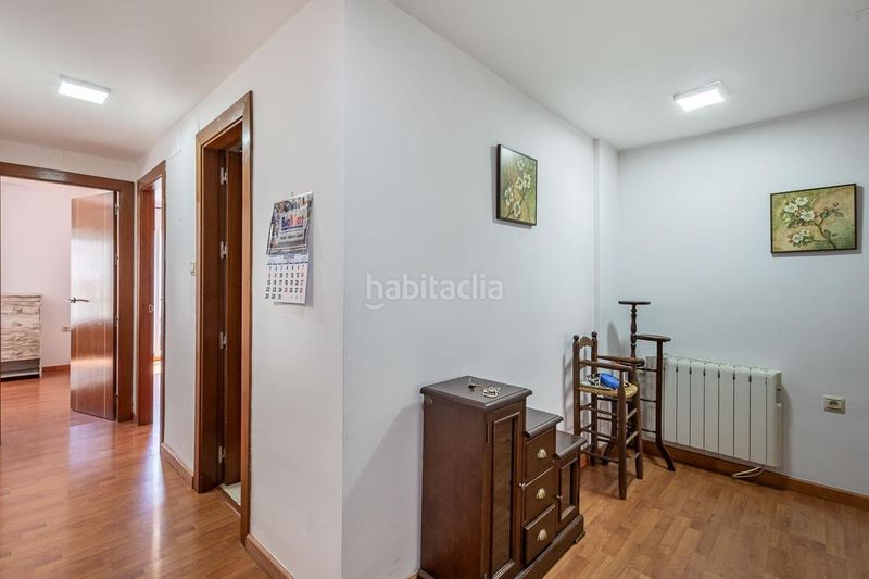 Foto fc1ccf8d-fc8d-4725-9bd9-7fd3fd4317ce. Pis amb aparcament a Barrio de la Vega Monachil