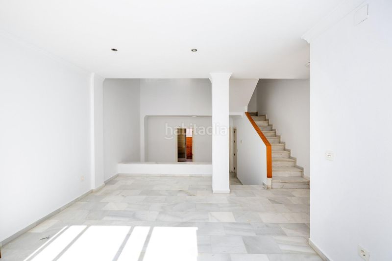 Foto 42265823-370d-425e-8ebd-84dc7164b4f0. Casa adossada amb calefacció aparcament a Poniente Armilla