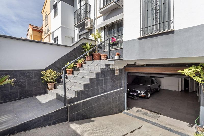 Foto b8113e0d-0d46-4336-9925-a89ef4702f48. Casa aparellada amb aparcament a Atarfe