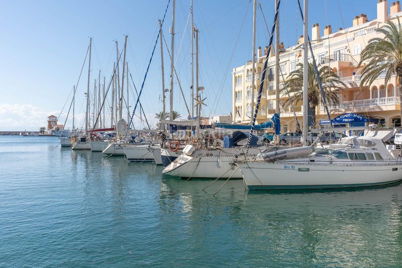 Foto 1b80da43-6f48-4551-b16d-2e5c7e094abe. Pis a Almerimar Ejido (El)