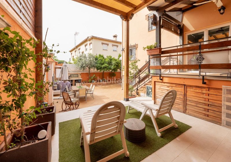 Foto c7662620-67c1-42da-858b-4ff252dbe8a2. Casa aparellada amb aparcament a Jun
