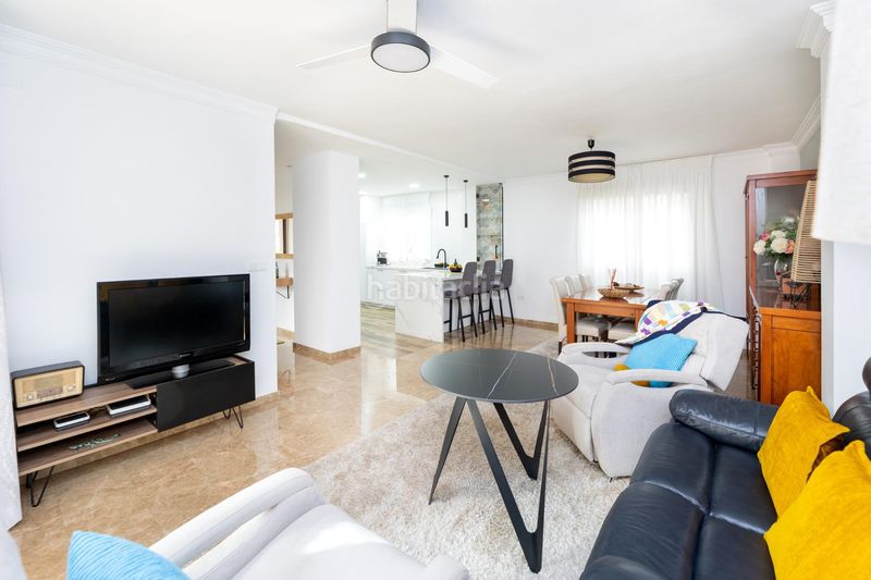 Foto e5b2a7c2-9543-44a8-a0e0-e88134a6450e. Casa aparellada amb aparcament a Jun