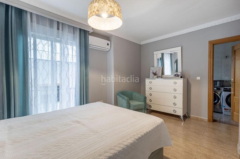 Foto 075b9a33-e639-4ff1-a812-40333bfb5df0. Casa adossada amb aparcament a Atarfe