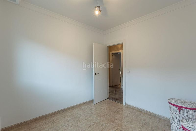 Foto dbf7ed4e-fdd8-479d-a78b-abb6036cd2fc. Casa adossada amb aparcament a Atarfe