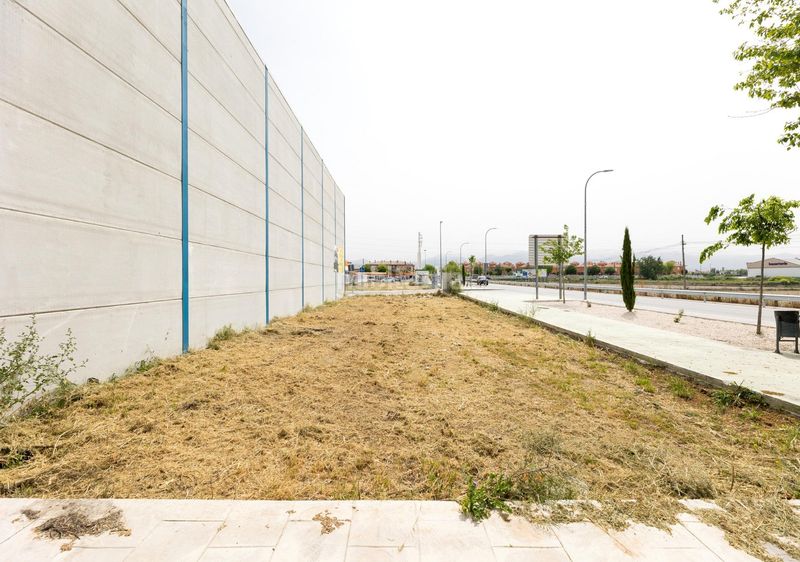 Foto ec0e8760-43f7-4820-98e9-c175d2f20b2c. Solar industrial a Purchil Vegas del Genil