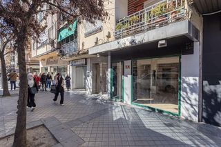 Local Comercial a Avenida avenida dílar 46. Local en avenida de dílar