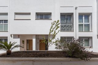 Casa adossada  Calle campanario. La casa que estabas esperando en cájar!