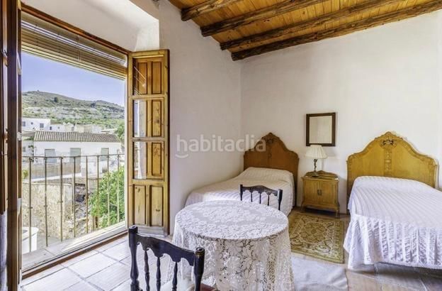 Foto f72b25f9-77d7-43e8-a878-fe0a3204a521. Casa amb piscina a Turón