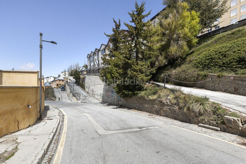 Foto fba6cf49-b8a3-4fc3-b759-e66a9286baf4. Dúplex amb aparcament a Zona alta Sierra Nevada