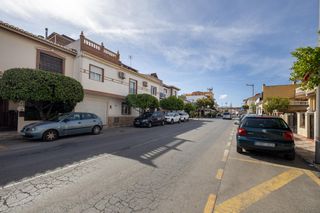 Maison jumelée  Avenida avenida san cayetano. Casa adosada junto parada metro en churriana