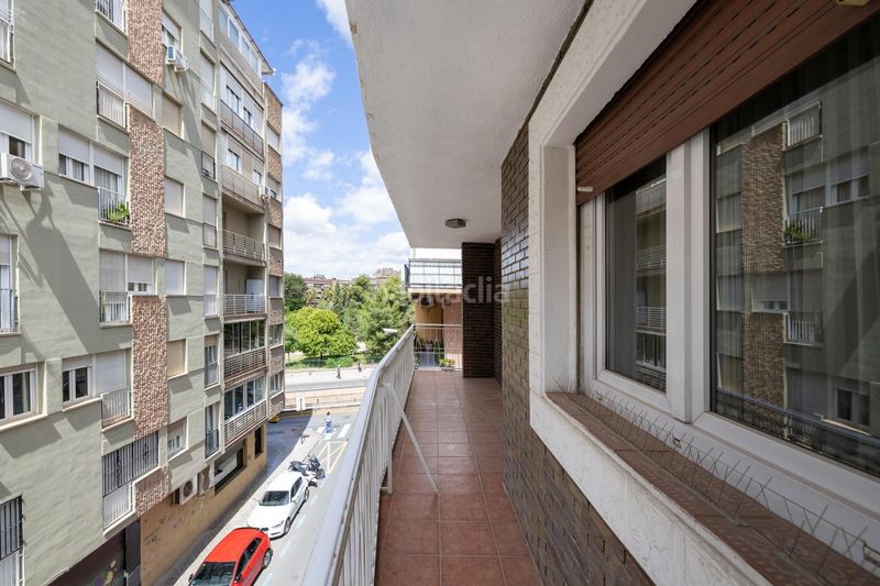 Foto 243e422f-0c08-41e1-b062-7bd9f49a3aa3. Piso en calle acera de canasteros 16 piso exterior en acera de canasteros, junto a constitución y fuentenueva. en Granada