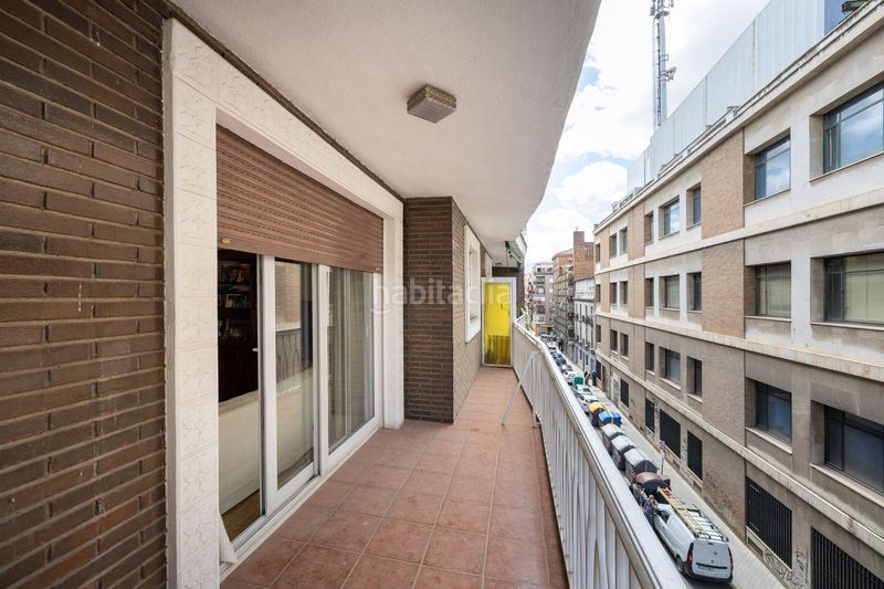 Foto bdbcd332-f47b-413a-b0a5-75baa820a89f. Piso en calle acera de canasteros 16 piso exterior en acera de canasteros, junto a constitución y fuentenueva. en Granada