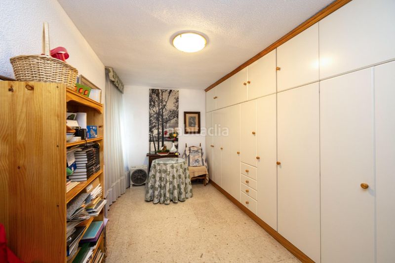 Foto e22dd562-b7dd-43cd-9936-4c9f267bf146. Piso en calle acera de canasteros 16 piso exterior en acera de canasteros, junto a constitución y fuentenueva. en Granada