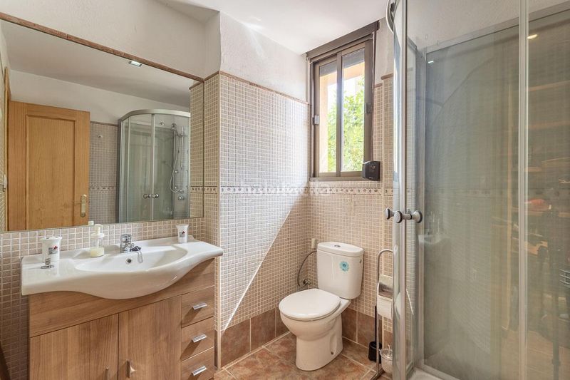 Foto a7900566-3cad-413c-8387-ae9fe825a708. Chalet with heating parking pool in Ogíjares
