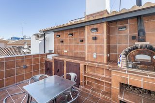 Haus  Calle san juan baja. Exclusiva vivienda de nueva construcción en el corazón de granad