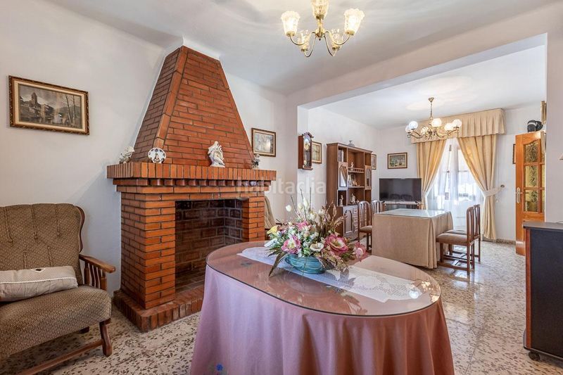 Foto a211577b-d760-40dc-af8f-99e4aafbf197. Casa amb aparcament a Jayena