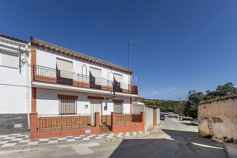 Foto e8de6b6e-763c-42d5-92ac-fe866fa3834c. Casa amb aparcament a Jayena