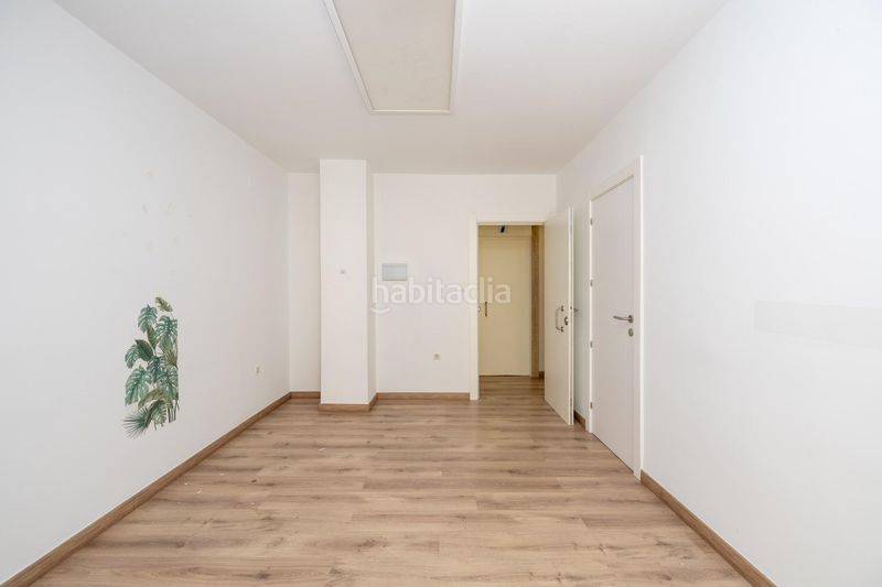 Foto 2b0c788e-00f3-4369-aaaf-cd26cb7604e7. Piso gran piso en Camino de Ronda junto a calle recogidas con 212m2 construidos , 5 dorm, dos baños, edificio señorial en Granada