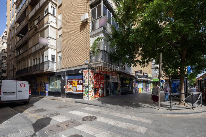 Foto 78b14d56-f5fb-42d1-af8f-92ea6eb33ea5. Piso gran piso en Camino de Ronda junto a calle recogidas con 212m2 construidos , 5 dorm, dos baños, edificio señorial en Granada