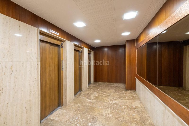 Foto cf1a872e-40c9-4a58-94a6-c4830913cc54. Piso gran piso en Camino de Ronda junto a calle recogidas con 212m2 construidos , 5 dorm, dos baños, edificio señorial en Granada