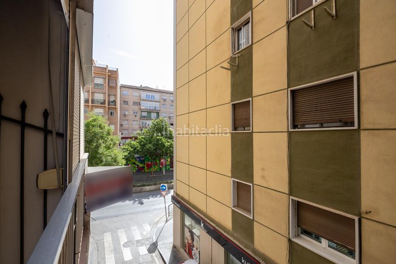 Foto d3722137-b71f-40eb-b9fb-2db62c84f3b2. Piso gran piso en Camino de Ronda junto a calle recogidas con 212m2 construidos , 5 dorm, dos baños, edificio señorial en Granada
