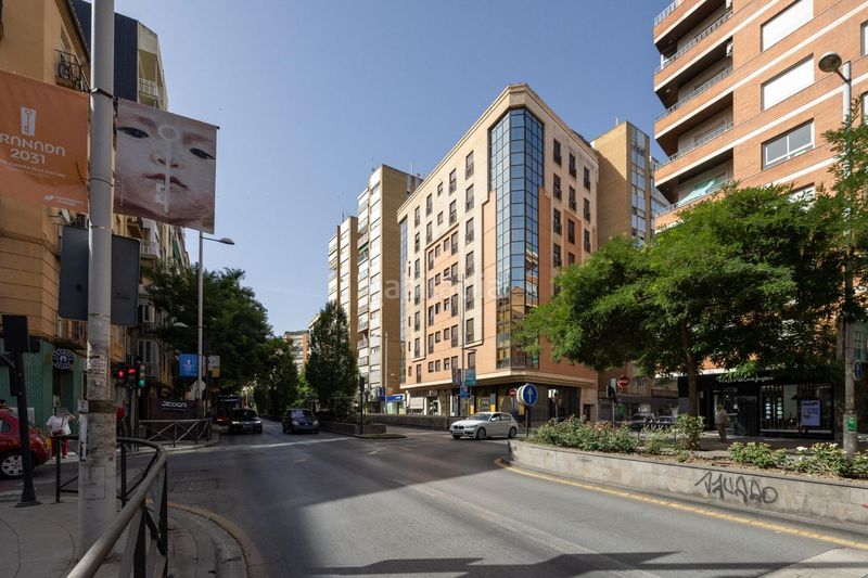 Foto f61938ca-dbaa-431f-9ba5-2ba6f75f6703. Piso gran piso en Camino de Ronda junto a calle recogidas con 212m2 construidos , 5 dorm, dos baños, edificio señorial en Granada