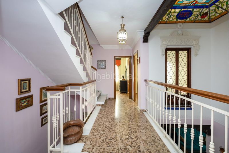 Foto 5ac12e52-85b8-49de-90db-c270e64ef919. Casa adosada espectacular vivienda pareada con jardín, terraza 360º y garaje en zona residencial céntrica en Motril