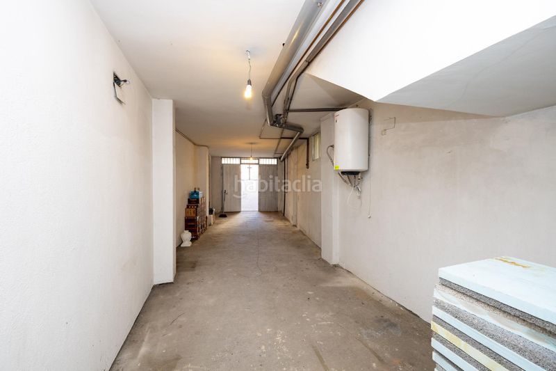 Foto 860b5e5b-9f47-4654-a261-f8dcabaffb1e. Casa adosada espectacular vivienda pareada con jardín, terraza 360º y garaje en zona residencial céntrica en Motril