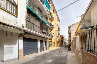 Business premise  Calle gras y granollers. Local comercial en la mejor zona de la chana