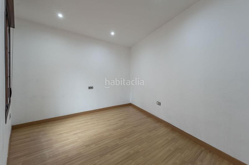 Foto 5553877f-a218-4a48-8c17-64e2d0d35e16. Pis amb aparcament a La Zubia Ciudad Zubia (La)