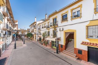 Semi detached house  Plaza jose jimenez lopez. Preciosa casa adosada en el centro de peligros
