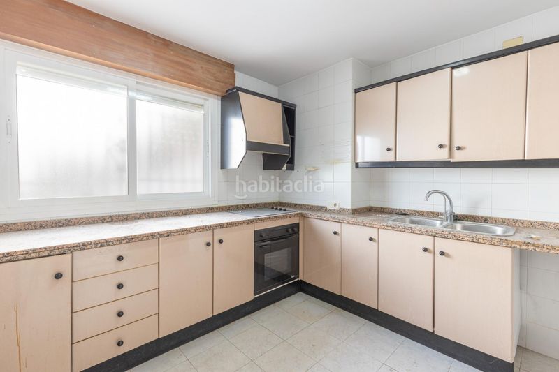 Foto 4b4e2b24-3f57-4a34-958b-4085e9009916. Casa pareada en calle de almajara 27 exclusiva vivienda con piscina en la zona del serrallo con piscina comunitaria en Granada