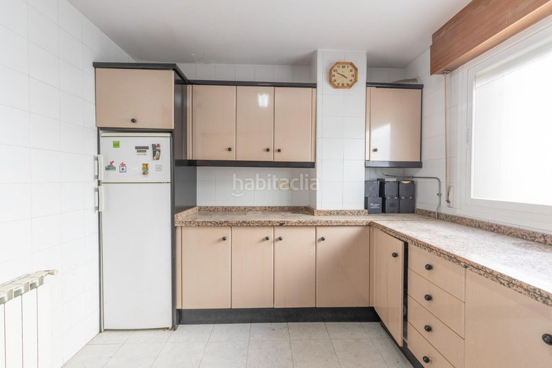 Foto 91b87208-b157-40f9-ae64-bd7eea53c147. Casa pareada en calle de almajara 27 exclusiva vivienda con piscina en la zona del serrallo con piscina comunitaria en Granada