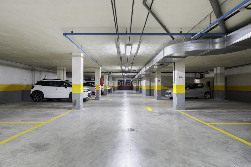 Foto 3fbbc92d-56e6-4651-aaae-bd77e37ea8ff. Aparcament cotxe a Albolote