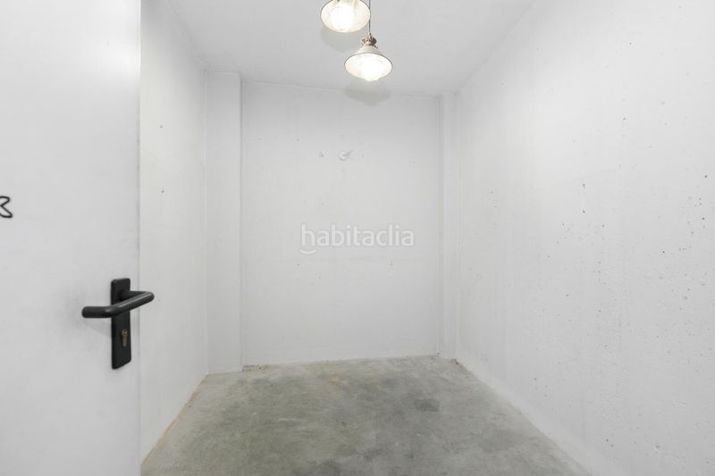 Foto babbbd35-f571-4d70-b417-108cc7f3c2af. Aparcament cotxe a Albolote