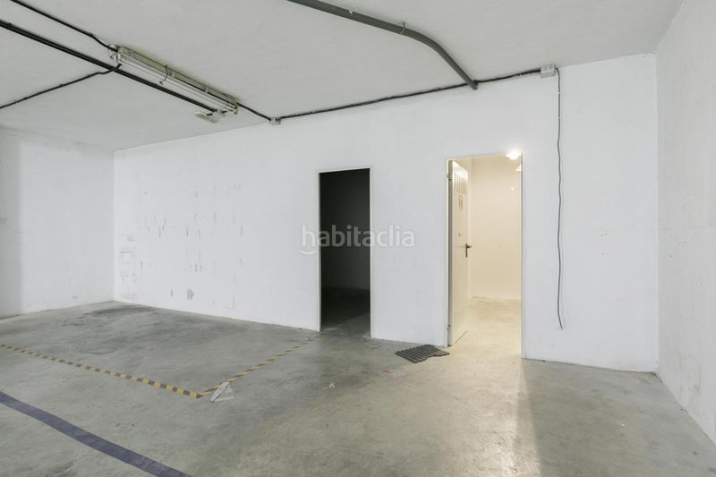 Foto f48ac86c-cead-4a54-a23b-f16b09bd43b3. Aparcament cotxe a Albolote