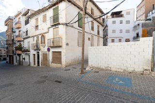 Casa  Calle santa bárbara 4. Casa en el centro de güejar sierra