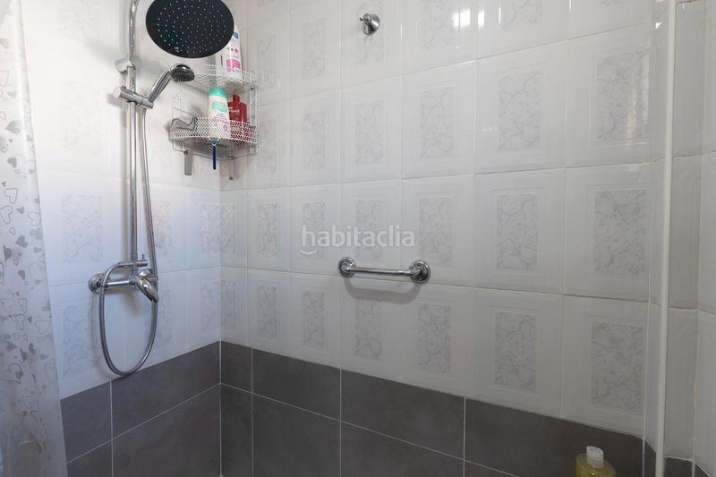 Foto 237bddfb-b028-4029-95b3-7b1c64a641b2. Casa adossada amb calefacció aparcament a Gójar