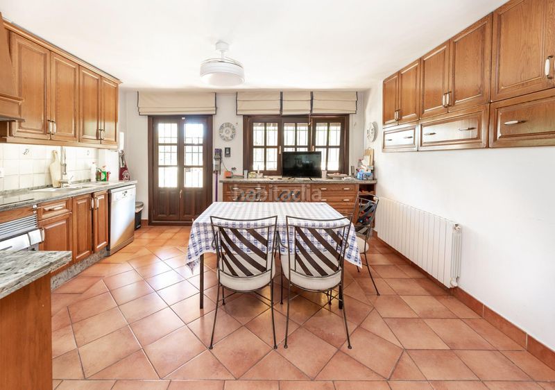 Foto fd02f709-627e-4e29-8e2b-a010e5d7e75d. Chalet  independiente en cajar en Cájar