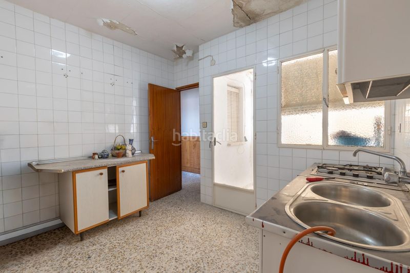 Foto a3c4e3c1-3bad-440e-b085-f51294aeb786. Edifici a La Zubia Ciudad Zubia (La)