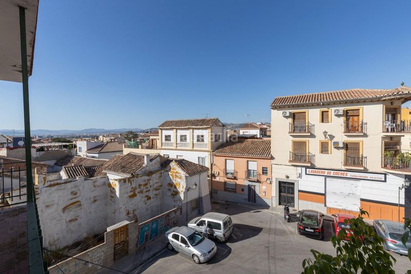 Foto caed49db-8f96-4b9e-8134-e70d2a38ed99. Edifici a La Zubia Ciudad Zubia (La)