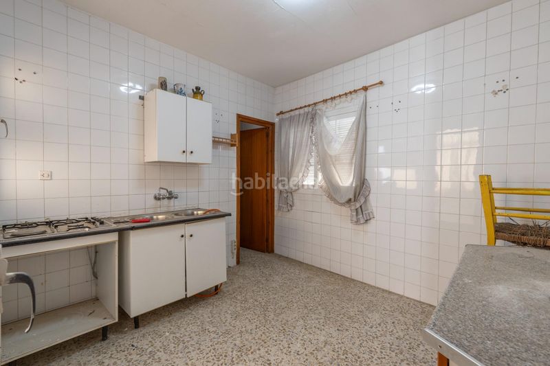 Foto e4c791f5-45f7-45d8-a42c-30a9de4bd545. Edifici a La Zubia Ciudad Zubia (La)