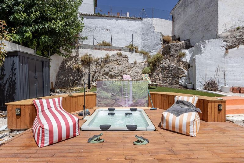Foto f3d40eca-7283-4cc8-a091-bac3b20f67ae. Casa amb aparcament a Moclín