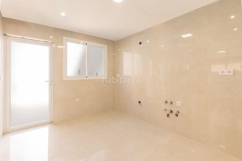 Foto 6b2527e9-2701-473d-9dd0-cfda326574aa. Casa adossada a calle cuba 3 a Santa Fe