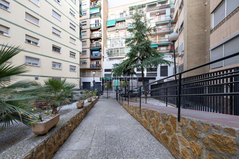 Foto 131fe581-7e9b-4268-84c1-195dc7f7894e. Piso  de 1 dormitorio con terraza y excelente ubicación junto al mercadona en Granada