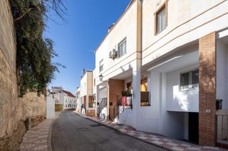 Casa in La Zubia Ciudad