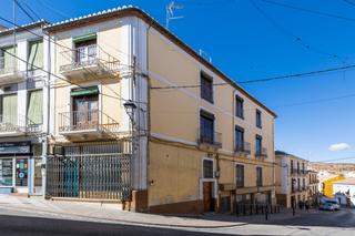 Edifici  Calle fuerte. Espectacular edificio a 3 calles con vivienda y locales comercia