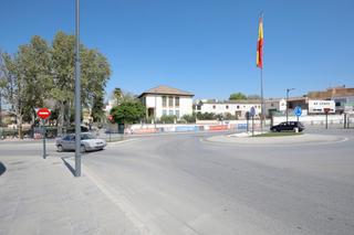 Chalet à Carretera motril 27. Atención inversores! casa señorial en centro alhendín con solar