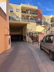 Aparcament cotxe a Calle campo de borja 44