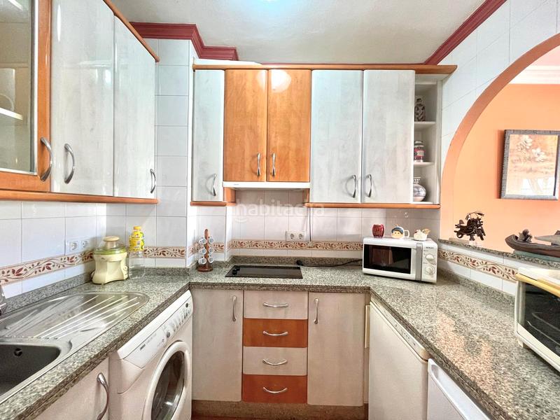 Foto 16a015f6-470b-4e3f-9fb4-14a9bf3f38a5. Apartamento en calle el clavel 10 en Centro Torre del Mar